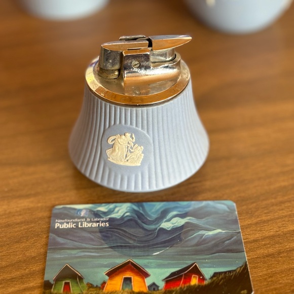 Wedgwood Light Blue Jasperware Table Lighter with White Relief - Picture 6 of 6